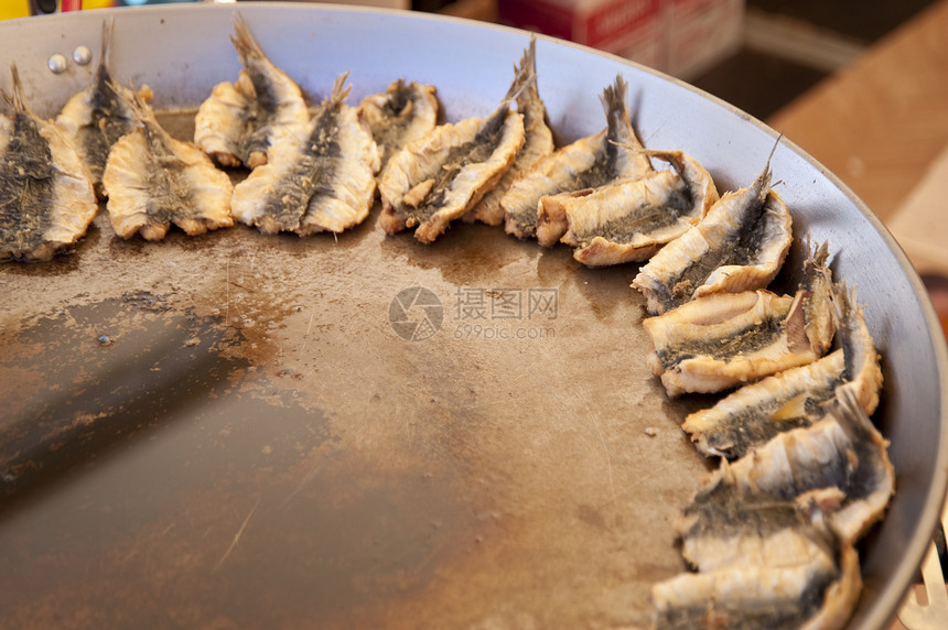 沙丁鱼食物营养油炸海鲜烘烤海洋平底锅美食钓鱼图片