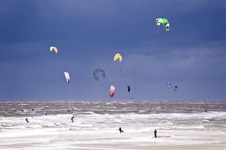 海滩波浪海岸娱乐乐趣风筝天气广度蓝色断路器速度图片
