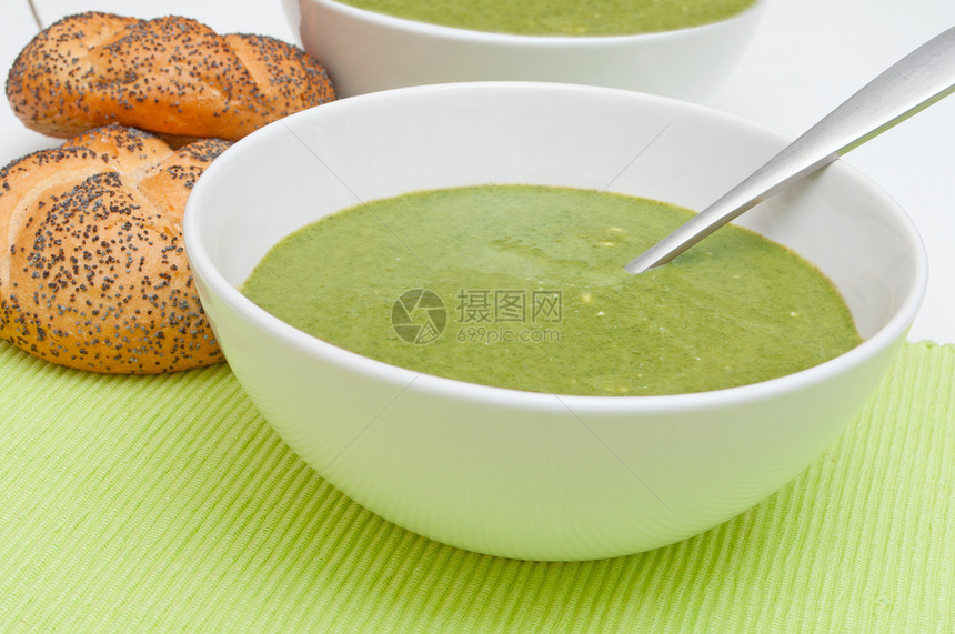 菠菜汤蔬菜绿色奶油状美食面包盘子午餐奶油饮食食物图片