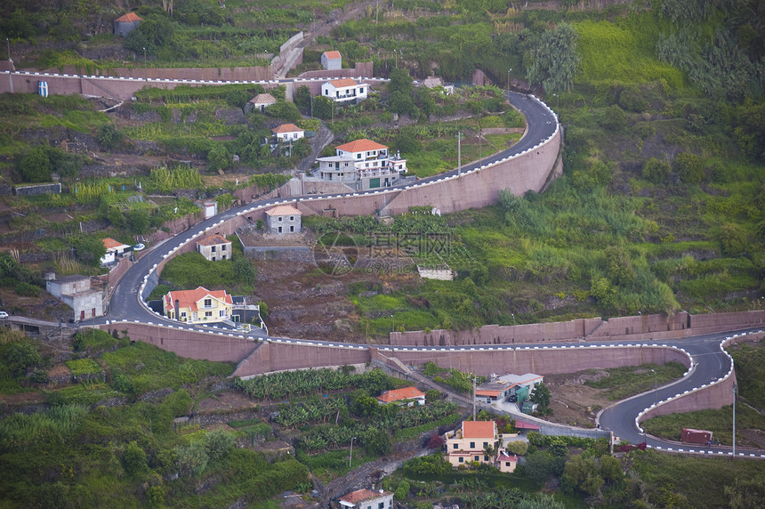 马 提拉山脉街道曲线房屋小岛城市驾驶小城图片