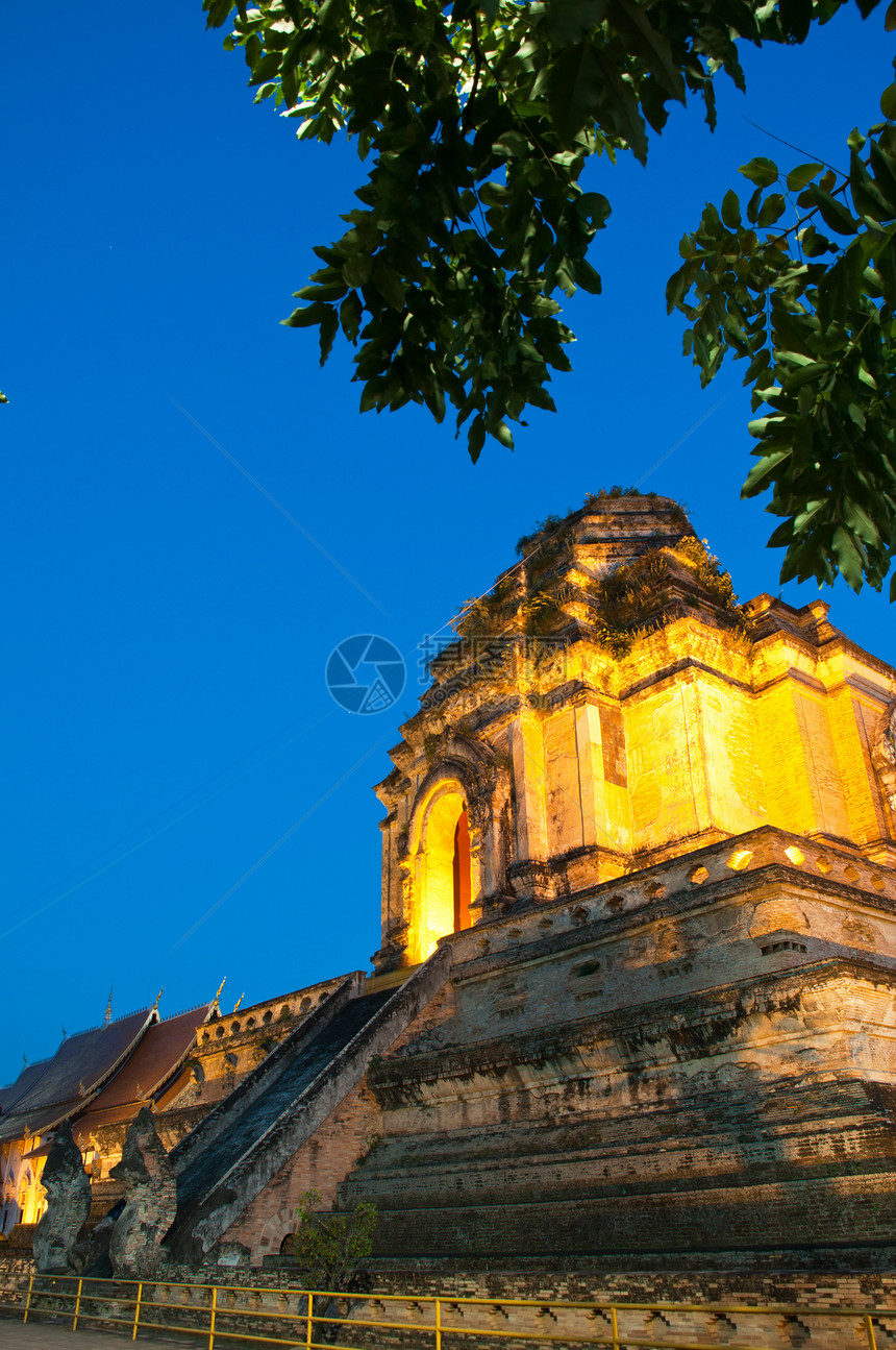 伟大的塔塔瓦切迪卢安寺宗教城市游客历史蓝色旅游文化建筑学天空石头图片