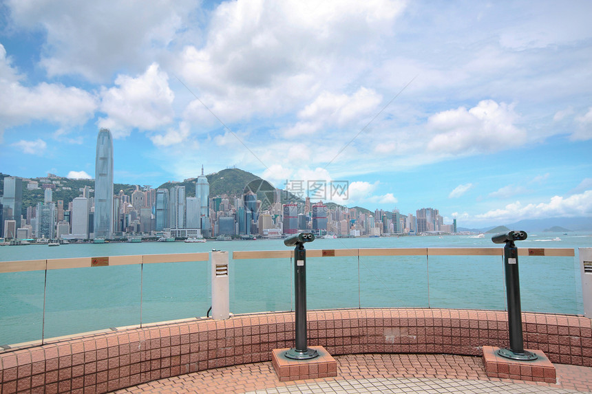在中川香港附近使用望远镜的观察点旅行建筑民众教会街道爬坡建筑学主场观光中心图片