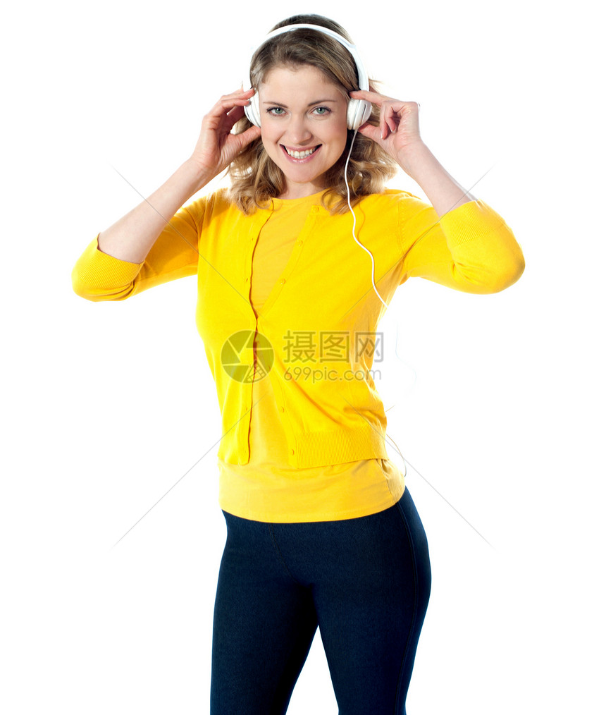 享受音乐的华丽少女女性音乐播放器魅力女孩女士岩石技术立体声耳机调谐图片