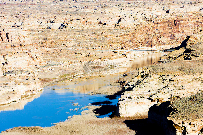美国犹他州格伦峡谷鲍威尔湖国家休闲侵蚀岩石构造外观地质位置旅行峡谷图片