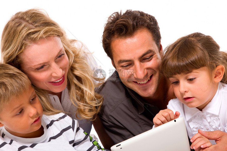 使用数字平板电脑的家庭成年人男生妻子互联网男人工具孩子们休闲装上网儿子图片