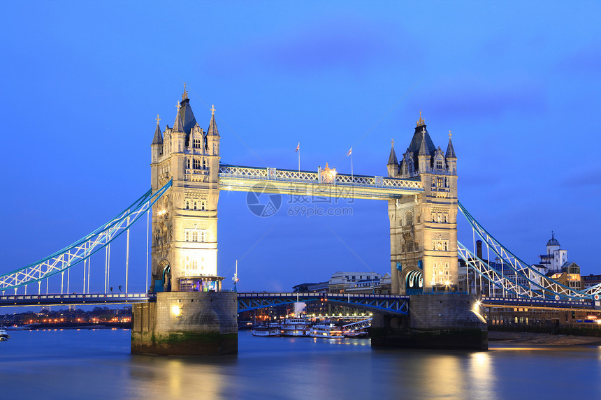 黄昏伦敦塔桥城市国标首都兴趣英语旅行国际景观地标文化图片