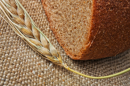 核心黑麦面包面包和耳朵乡村营养食物杂货店收获化合物稻草粮食收成玉米背景