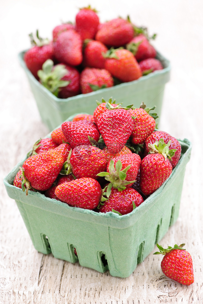 草莓红色纸盒浆果生产盒子采摘篮子水果绿色纸箱图片