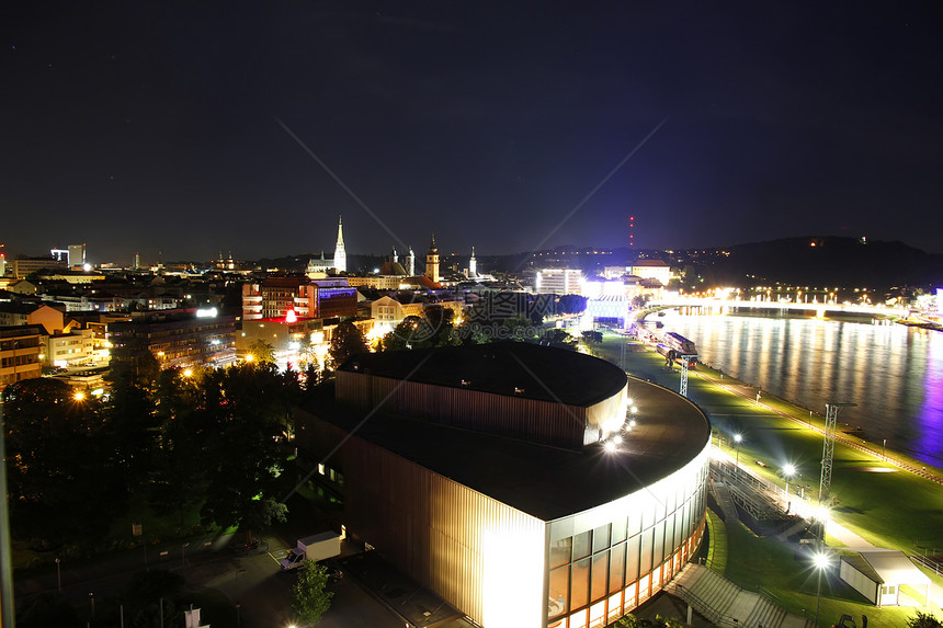 夜里林茨建筑学旅行反射强光天空海岸历史性地标教会城市图片