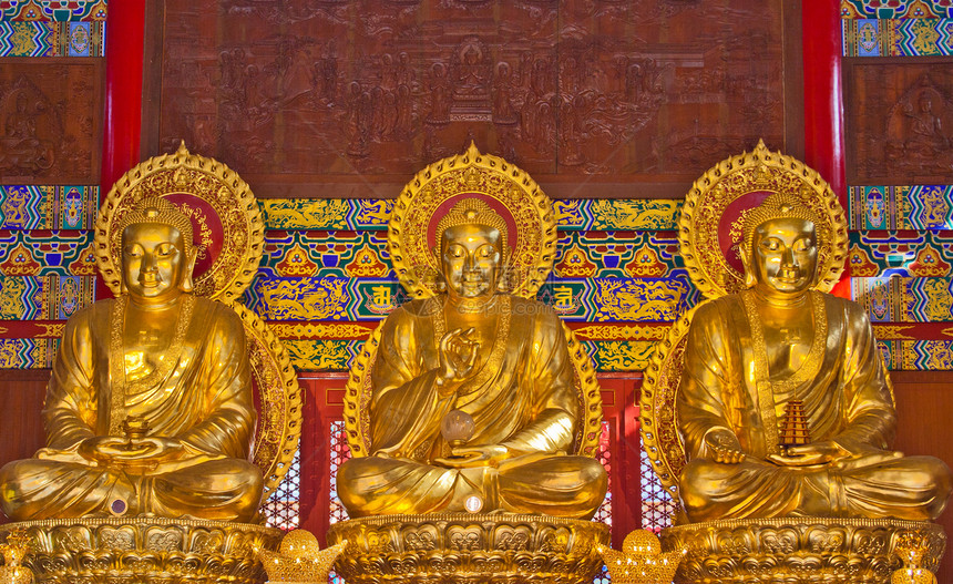 寺庙里的金佛像地标雕像艺术上帝沉思雕塑文化宗教旅游金子图片