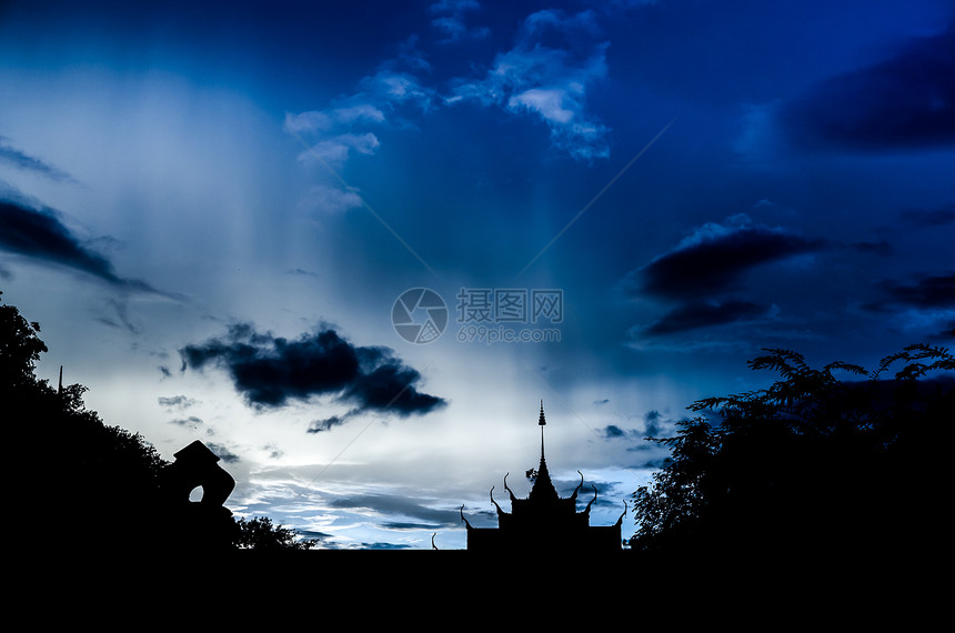 泰神庙和天空蓝色寺庙建筑宗教建筑学城市假期雕塑地标传统图片