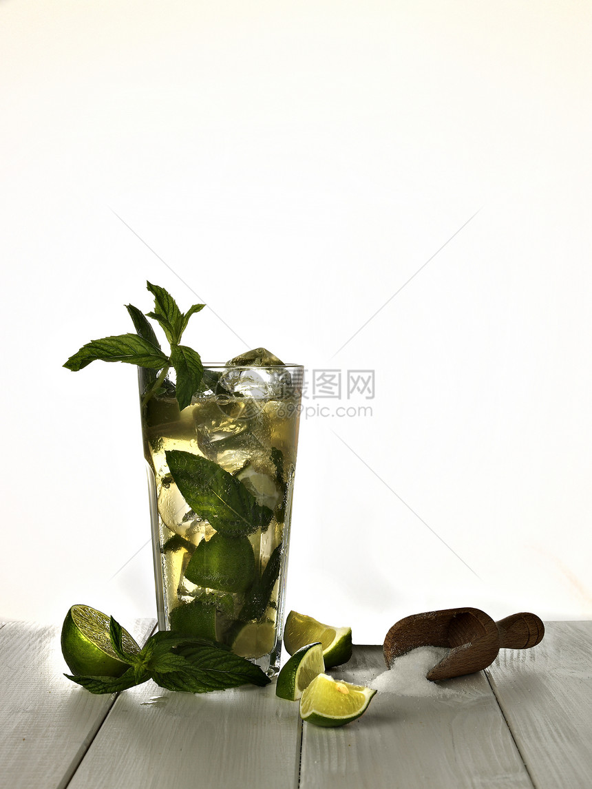 Mojito mojito灰色薄荷派对绿色叶子玻璃柠檬酒精桌子图片