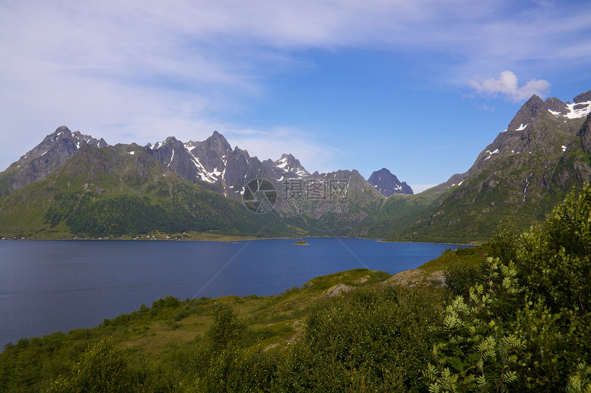 lofoten 风景海洋峡湾山峰农村全景丘陵山脉图片