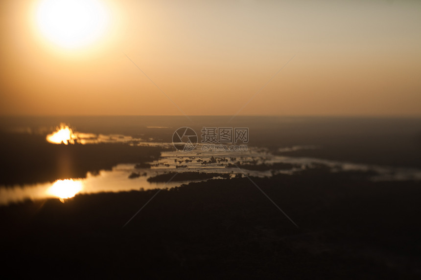 赞比西河旅游溪流森林流动地平线天空荒野倾斜直升机图片