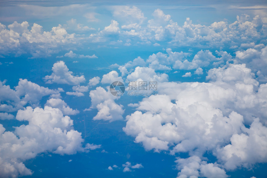 云和云天堂场景蓝色阳光日光自由晴天气候气氛云景图片