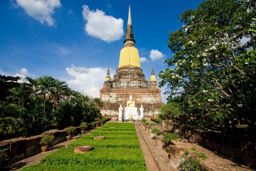 泰国寺庙建筑学祷告旅行佛教徒宗教信仰游客冥想雕像雕塑图片