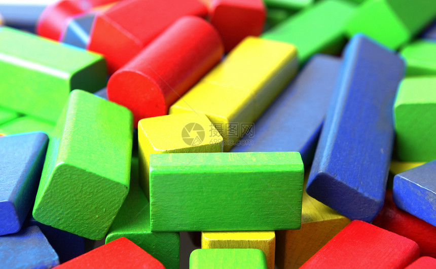 木制构件红色绿色学习建筑物游戏孩子蓝色黄色白色童年图片