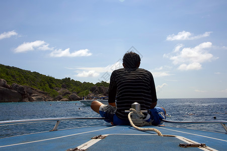 船长上尉长海滩海洋男人阴影假期情绪小岛天空岛屿背景图片