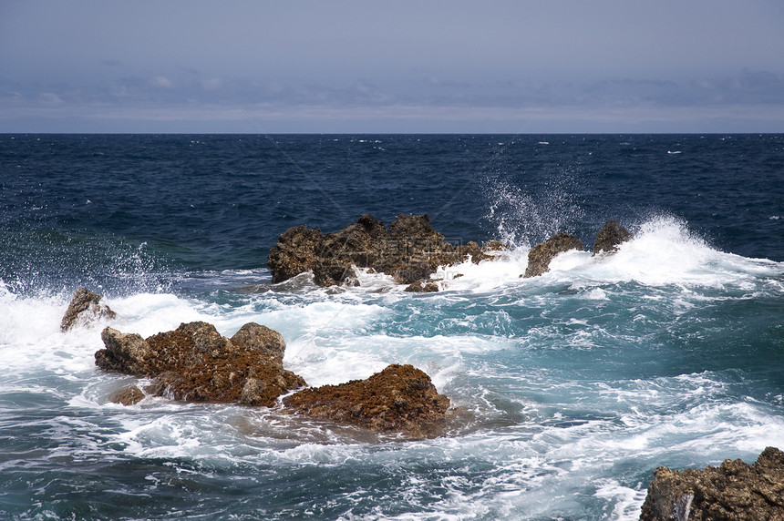 马 提拉火山岩石波浪蓝色水池山脉海岸悬崖旅行海洋图片