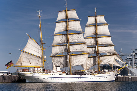 基尔航行帆船海洋白色旅行海事导航航海绳梯蓝色绳索海军背景