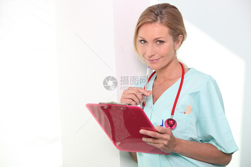 护士看笔记图片
