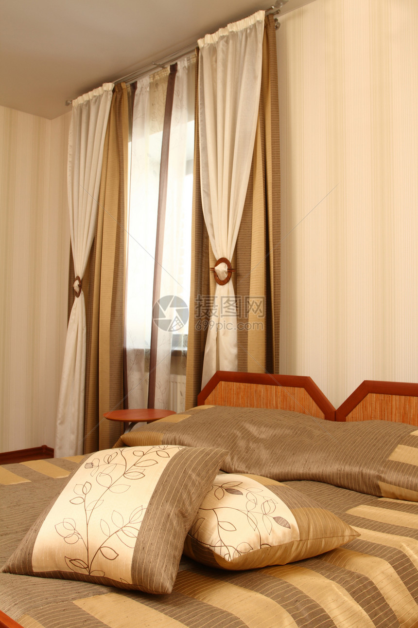 内部的丝绸材料枕头纺织品建筑学折叠锦缎风格房子窗帘图片