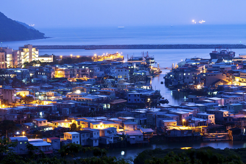 香港深夜大奥钓鱼村游客海洋餐厅村庄旅行假期高跷蓝色地标房子图片