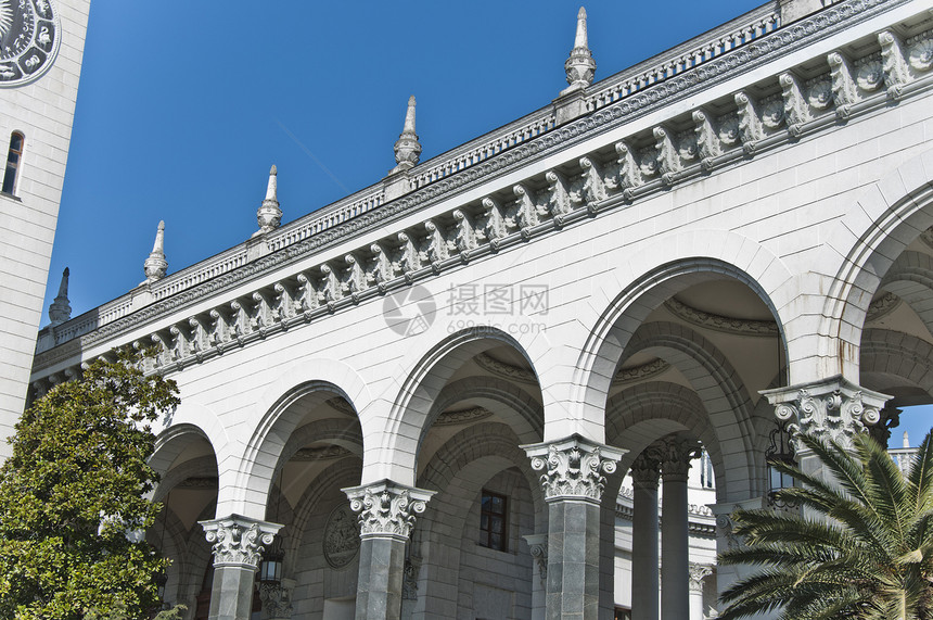 火车站飞檐中心拱门白色装饰品植物地标旅行历史城市图片