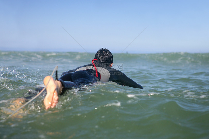 冲浪桨冒险冲浪板休息波浪海滩潜水运动晴天乐趣男生图片