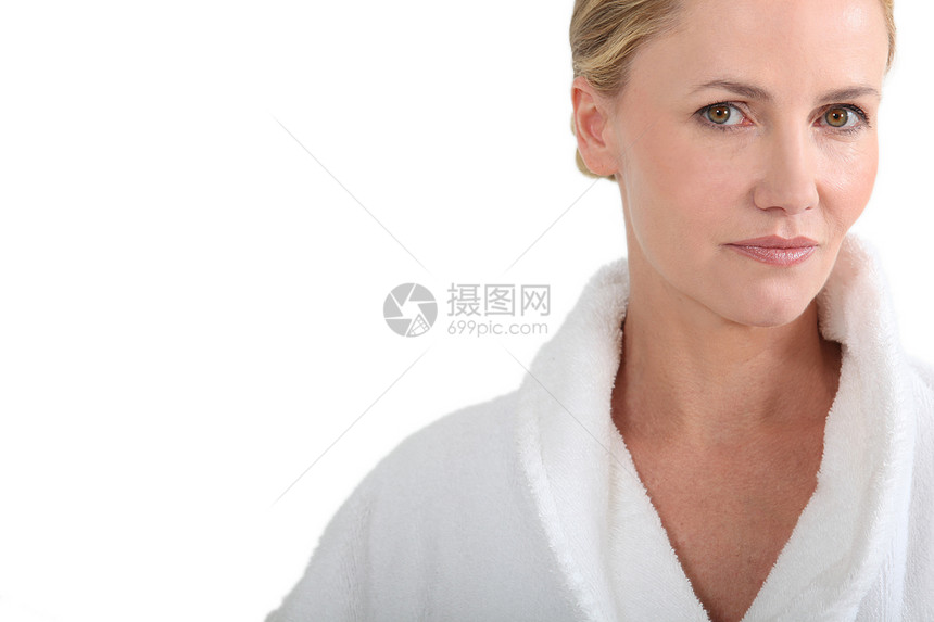 穿着浴袍的妇女女士幸福妻子工作室敷料头发福利闲暇温泉娱乐图片
