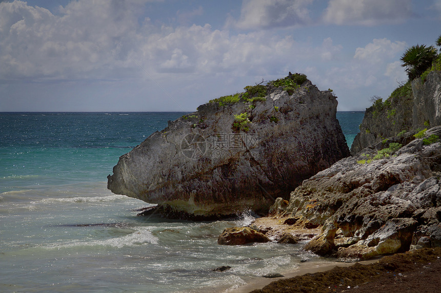 图拉姆海滩敬畏蓝色石头棕榈假期白色岩石地标绿色旅游图片
