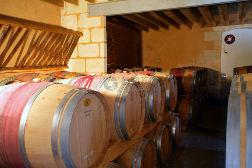 酒窖文化地面酒厂质量地窖发酵洞穴酿酒仓库木头图片