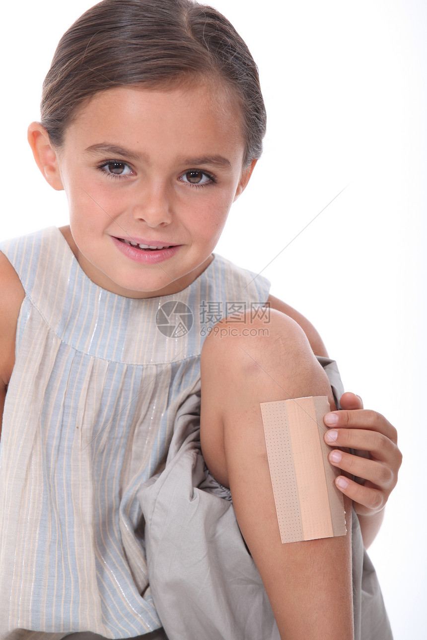 腿脚受伤的女童图片