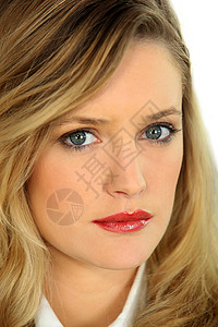 金发女人的肖像化妆品手势妆容皮肤自发性特色蓝色肤色眼睛口红背景图片