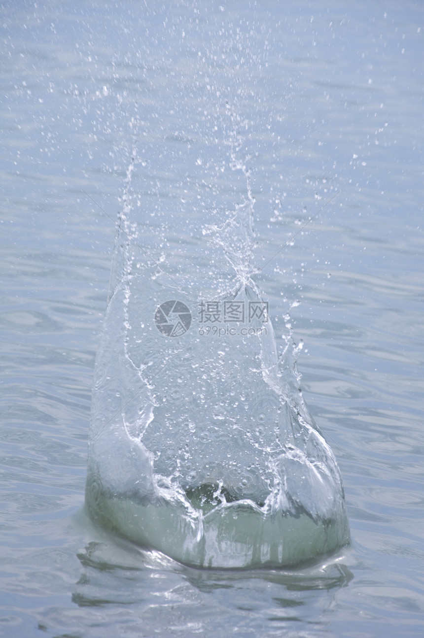 喷洒水运动飞溅蓝色照片皮屑碰撞边缘风暴海滩环境图片