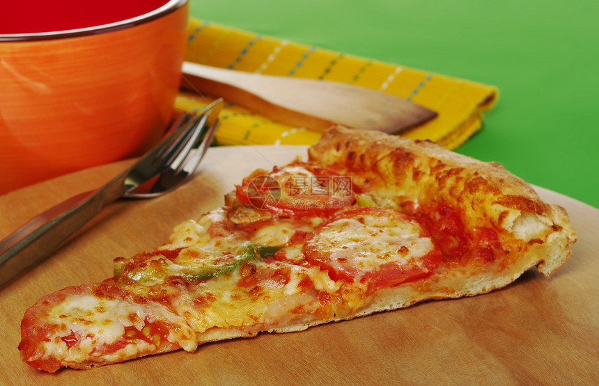 披萨切片水平橙子黄色食物桌布三角形绿色木板圆形蔬菜图片