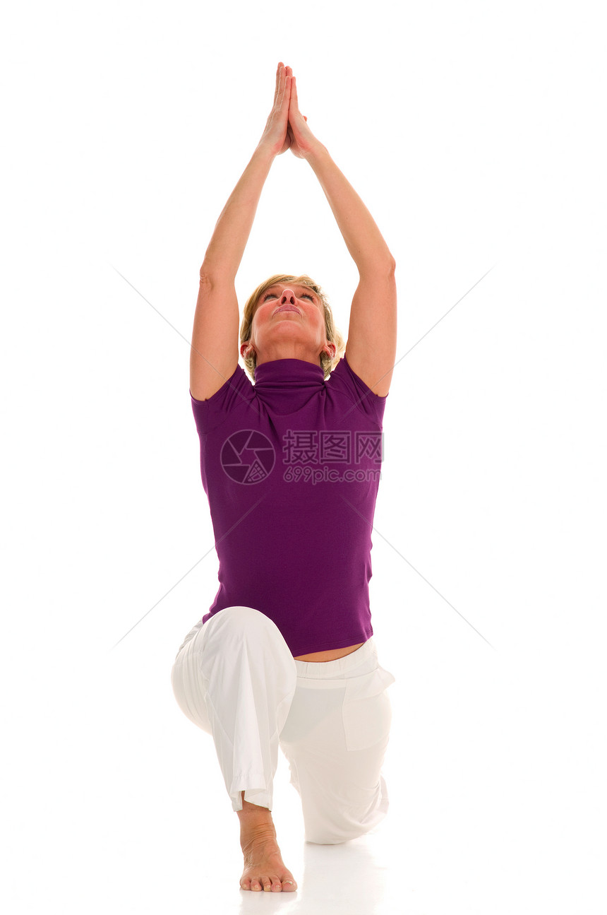 妇女练瑜伽运动成人训练女士成年人体操女人娱乐赤脚练习图片