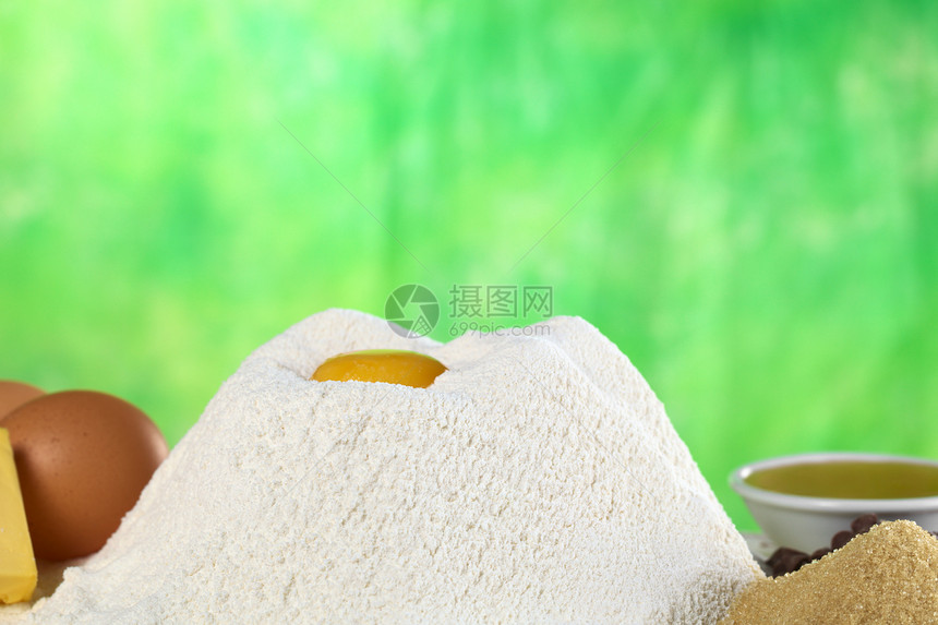 面粉和其他烧烤成分颗粒状白色棕色照片食物蛋黄水平烘烤小麦主食图片