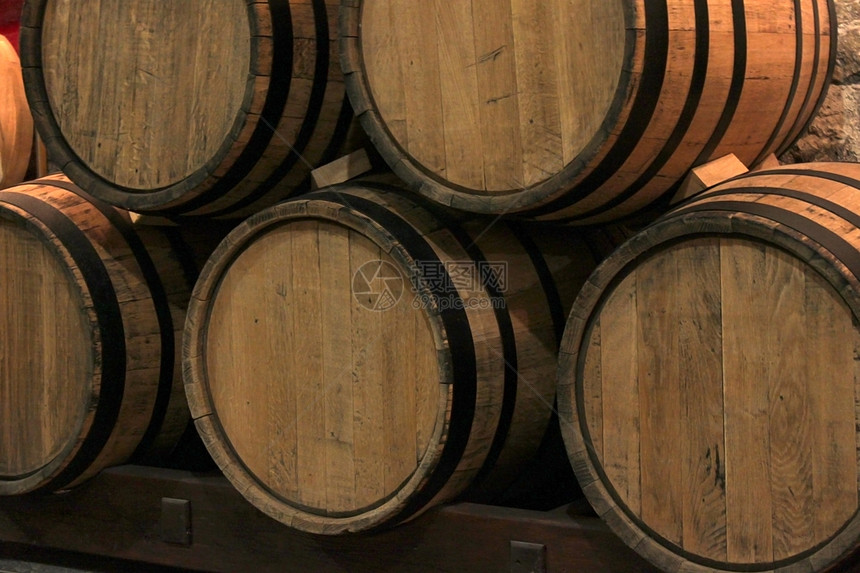 葡萄酒桶酒厂酿酒葡萄园酒味木头地窖栽培液体酒精图片