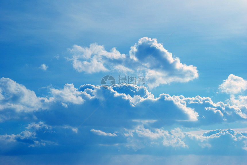 天空全球镜片白色季节性多云晴天射线天堂天气季节图片