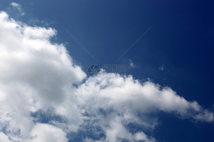 蓝天空背景场景天际自由天空气候云景气象天气环境柔软度图片