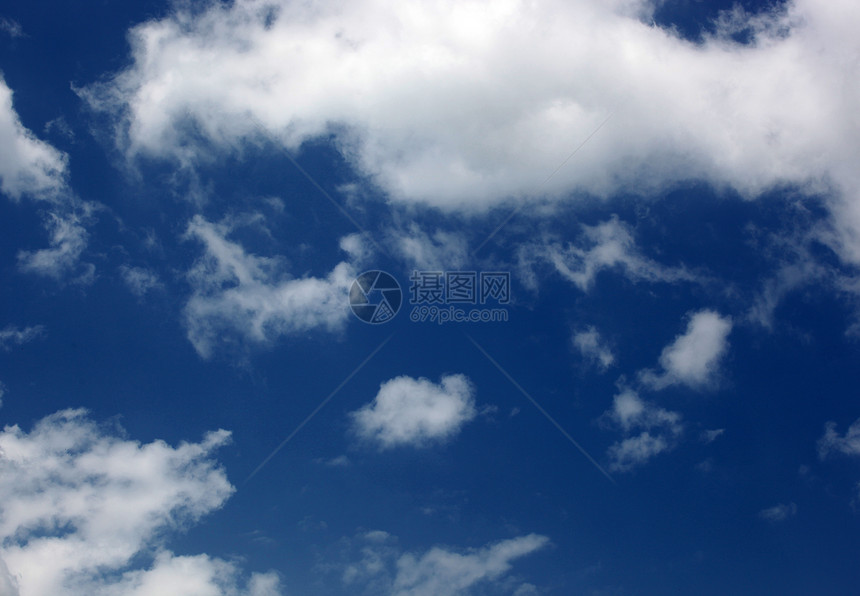 蓝天空背景天际场景天空天气柔软度云景自由气象环境气候图片