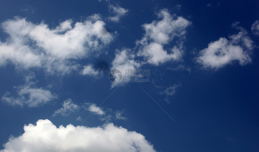 蓝天空背景云景气象蓝色环境臭氧自由柔软度阳光天际场景图片