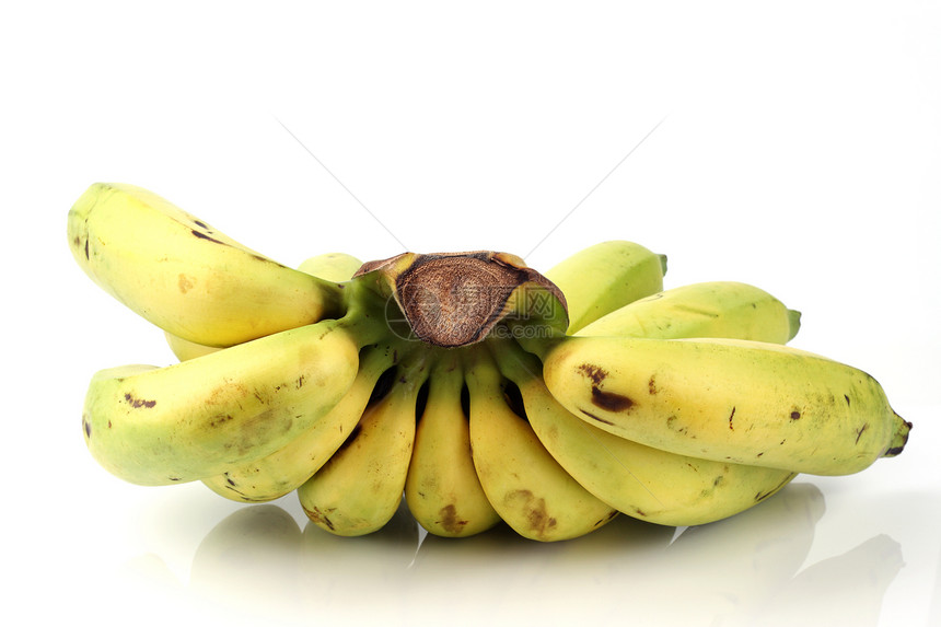 白背景的香蕉团群食物营养保健白色黄色早餐卫生水果热带图片