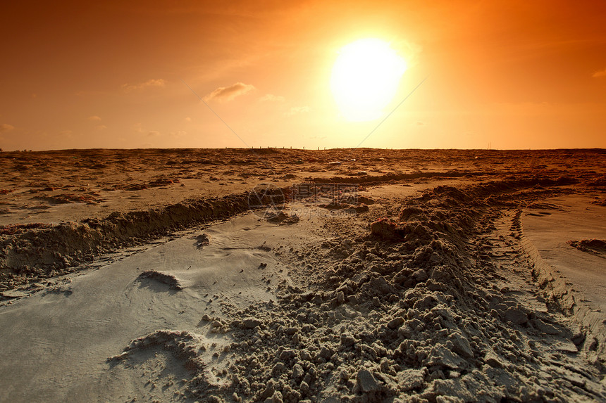 沙漠地区全景日落沙漠新月形旅游橙子干旱勘探沙丘口渴图片