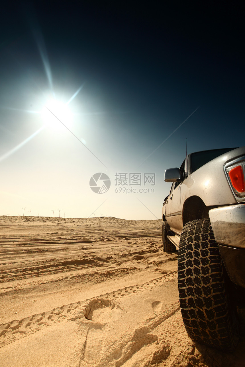 沙漠卡车运输金子越野车沙丘旅行越野土地踪迹天空太阳图片