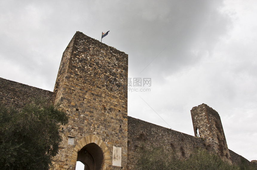 蒙特里格里吉尼村庄历史城市城堡观光吸引力旅行地标旅游游客图片