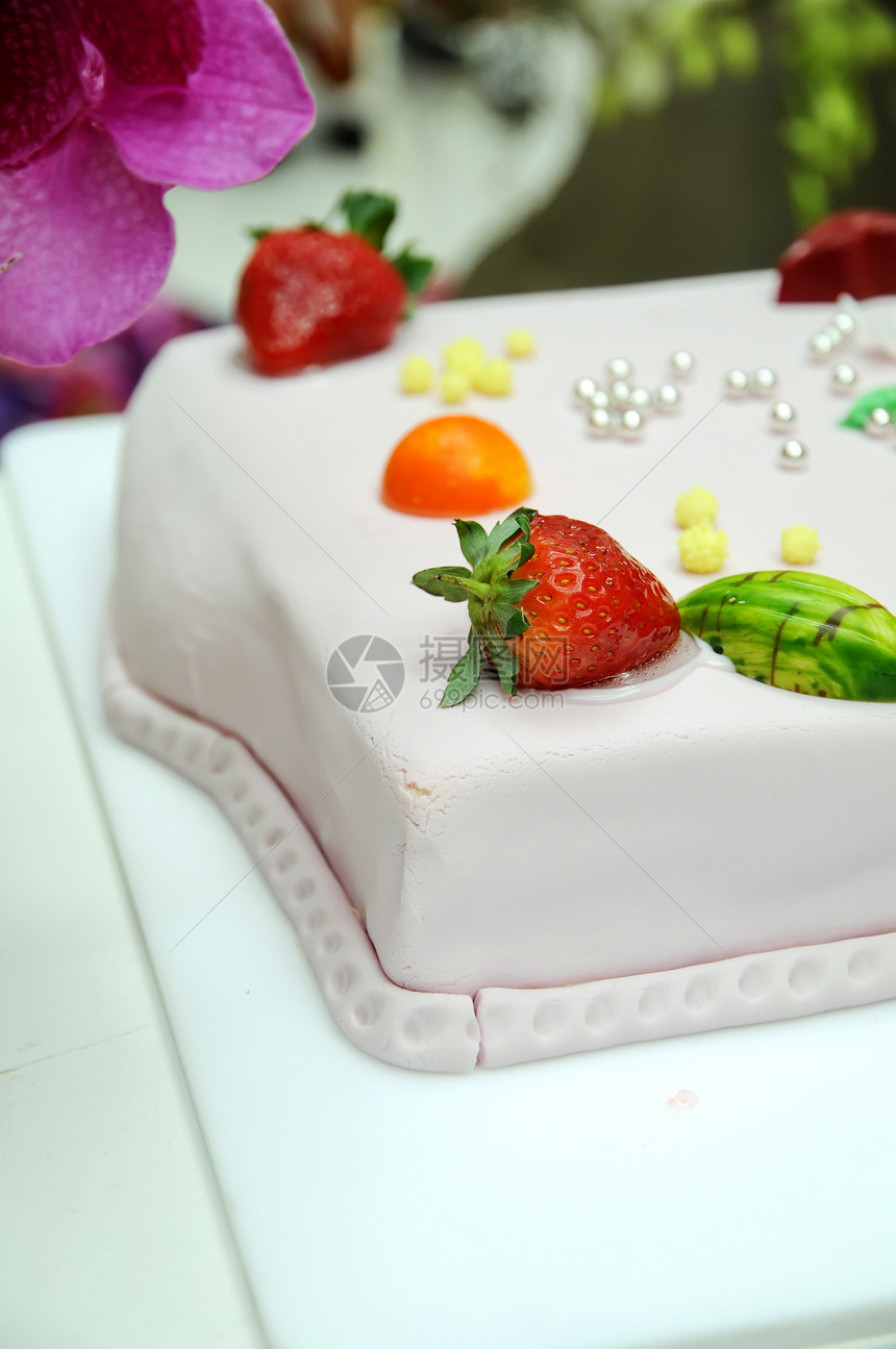 新鲜草莓水果浆果蛋糕食物糕点甜点奶油工作室叶子小吃图片