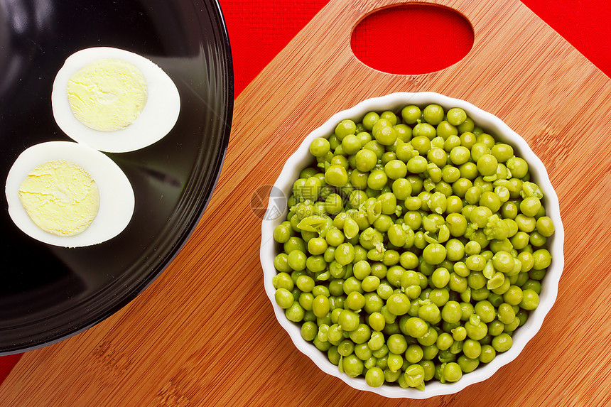 鸡蛋和豆类烹饪种子木头小吃营养美食食物养分木板煮沸图片