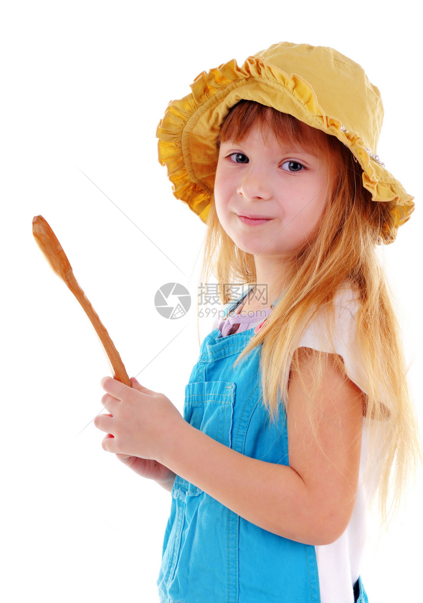 带大木勺子的小美少女蓝色帽子工装裤女性幸福孩子们孩子幼儿园白色手指图片